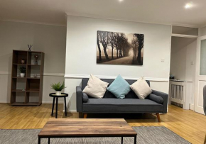 Lovely 2 bedroom apartment with parking space